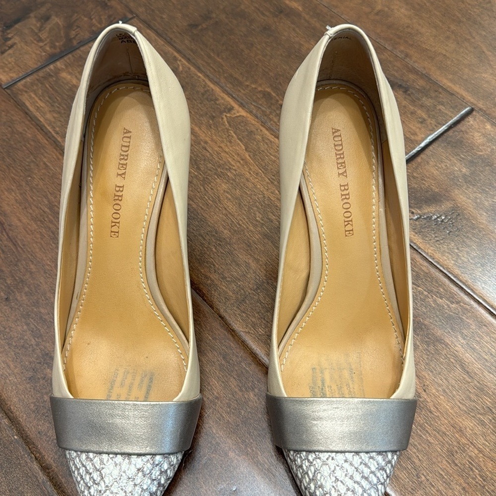 Excellent condition heels - Picture 2 of 4